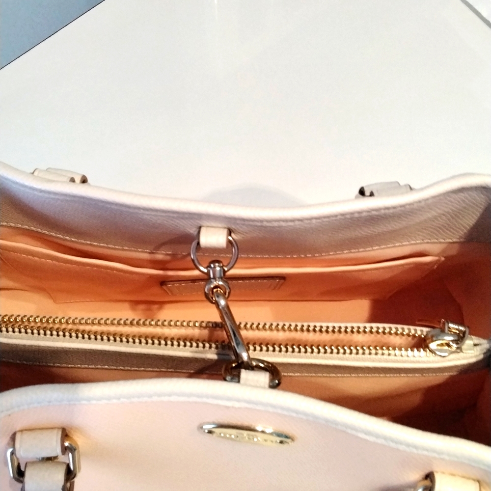 Coach Pebble Leather Cream and Peach handbag - Picture 4 of 8